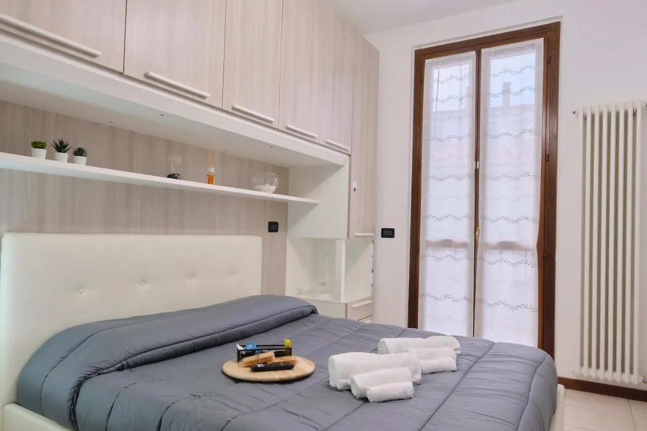 Seveso-Stazione Design, Wifi & Garage Privato Apartment