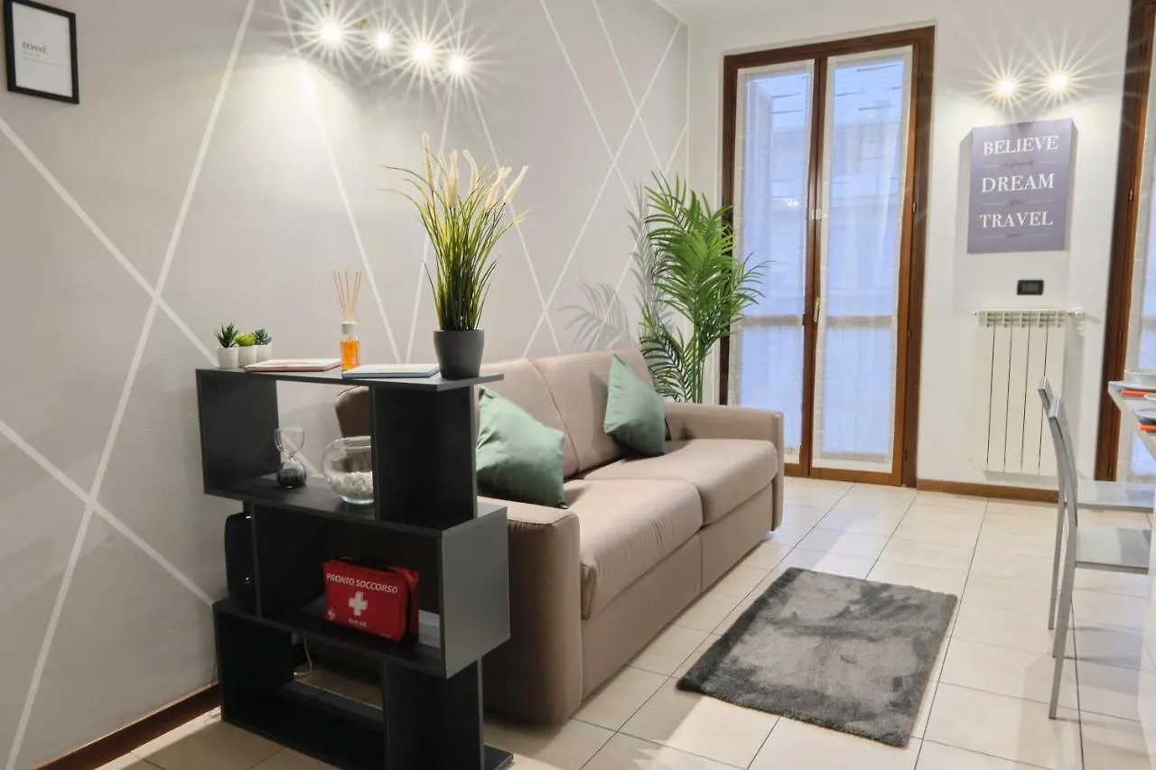 Seveso-Stazione Design, Wifi & Garage Privato Apartment 0*, Seveso