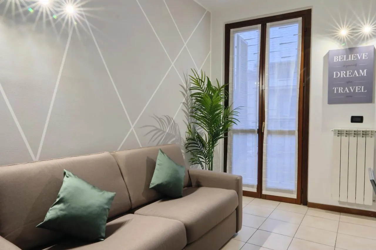 Seveso-Stazione Design, Wifi & Garage Privato Apartment Italy