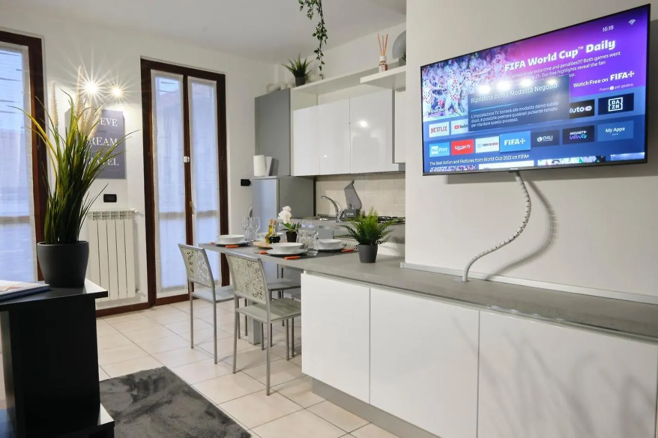 Seveso-Stazione Design, Wifi & Garage Privato Apartment Seveso